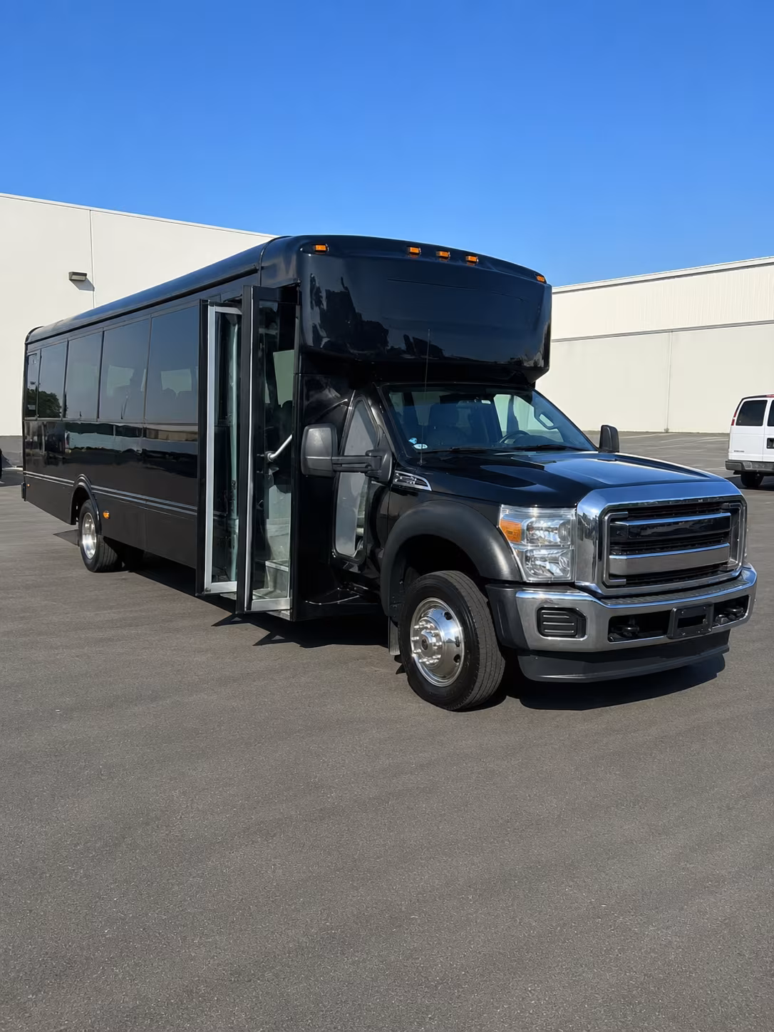 Jacksonville Birthday, Sweet 16, & Quinceañera Transportation party bus exterior
