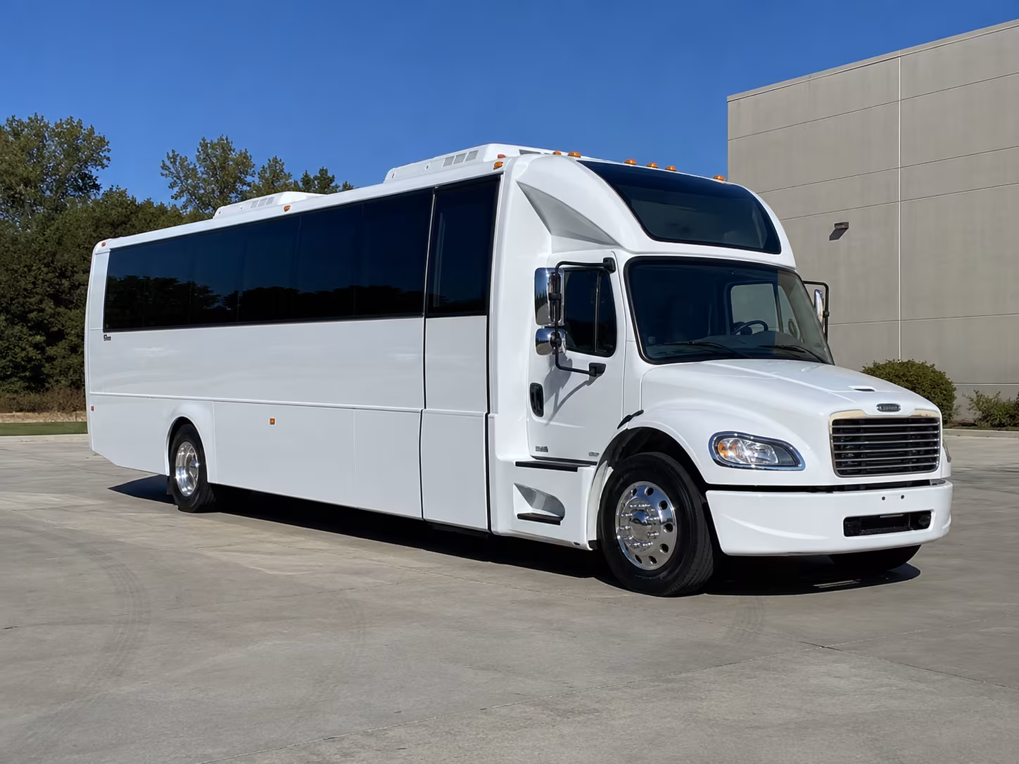 Jacksonville Birthday, Sweet 16, & Quinceañera Transportation party bus interior