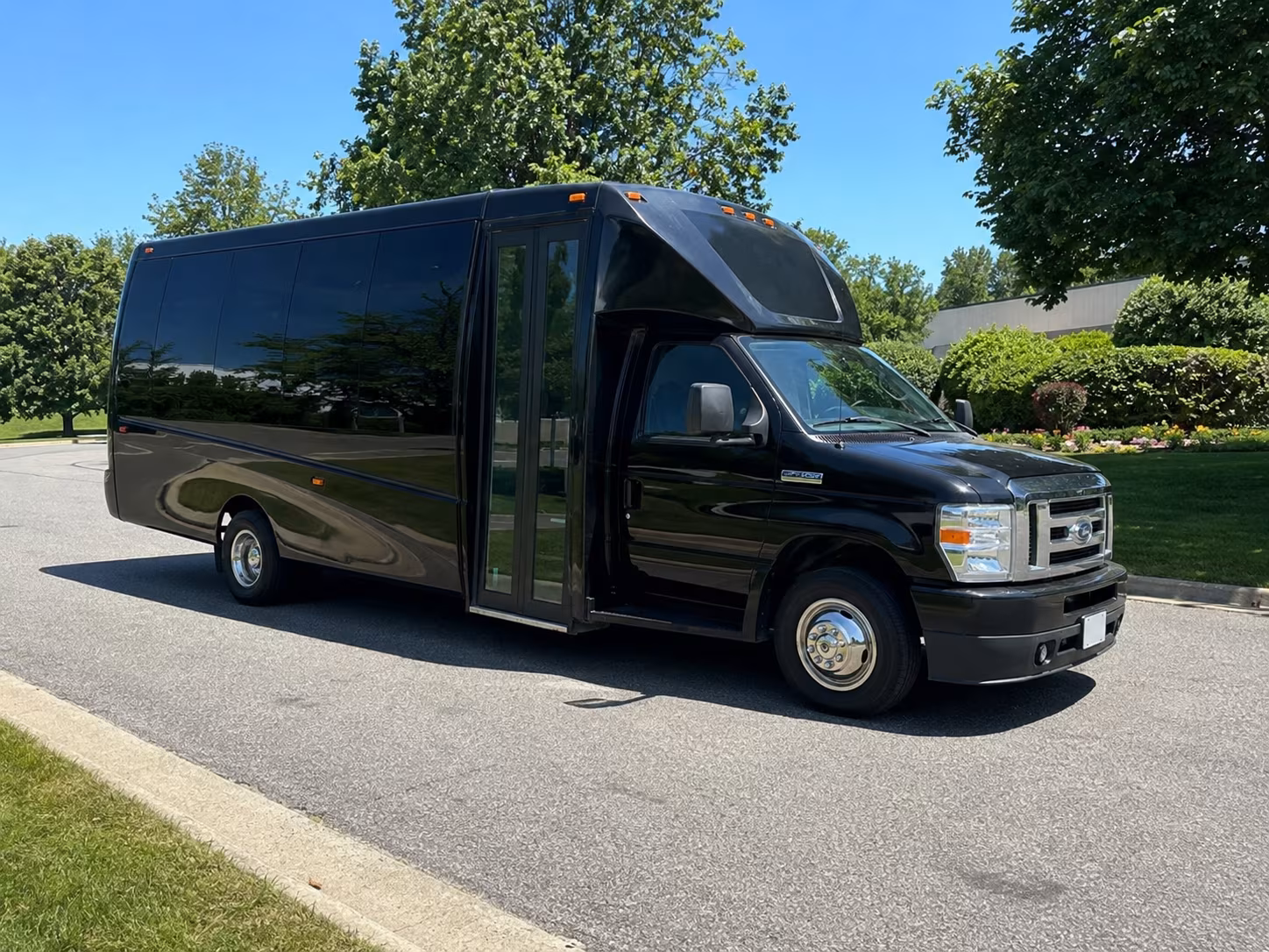 Jacksonville Winery Tour & Pub Crawl Transportation party bus exterior