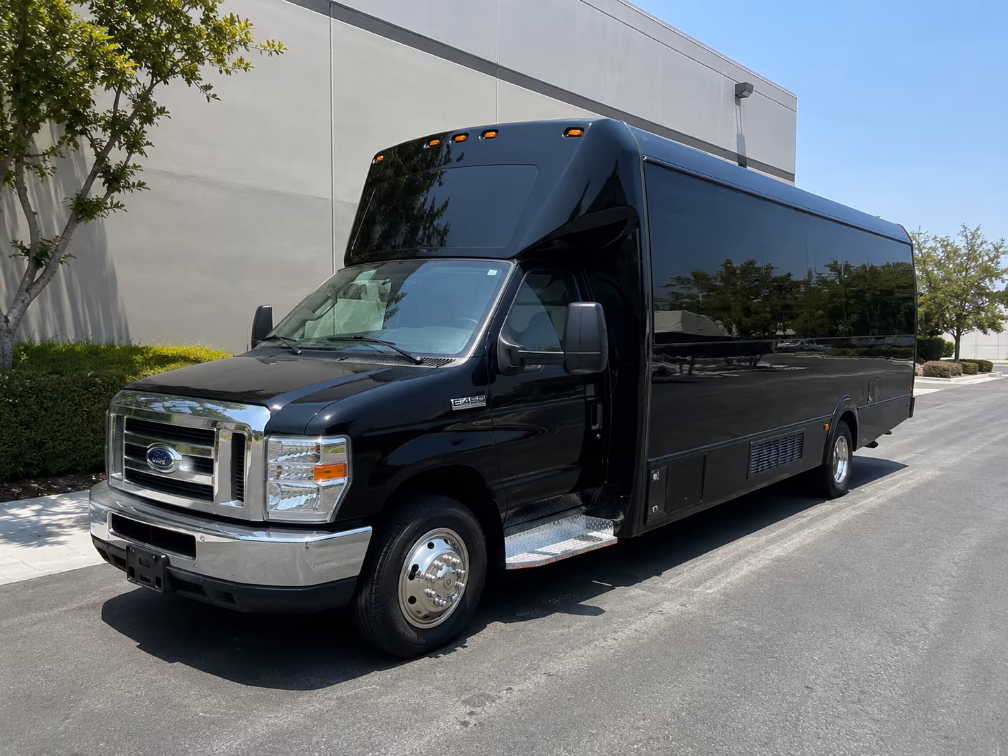 Jacksonville Winery Tour & Pub Crawl Transportation onboard seating